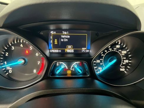 Used 2018 Ford Escape SE w/ SE Sync 3 Package AWD/4WD image 12