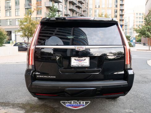 Used 2019 Cadillac Escalade ESV Platinum image 6