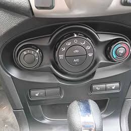 Used 2013 Ford Fiesta Titanium FWD image 9