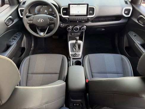 New 2025 Hyundai Venue Limited image 9