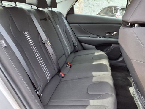 New 2025 Hyundai Elantra SEL image 32