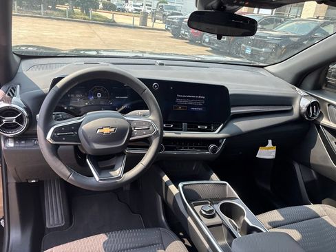 New 2026 Chevrolet Equinox LT FWD image 19