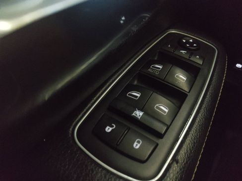 Used 2020 RAM 1500 Laramie AWD/4WD image 27