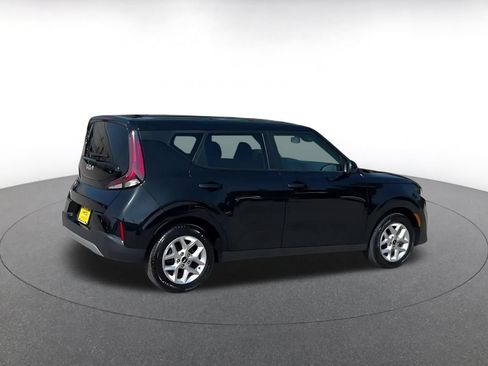 Used 2025 Kia Soul LX w/ LX Technology Package FWD image 15