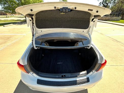 Used 2010 Toyota Corolla LE image 10