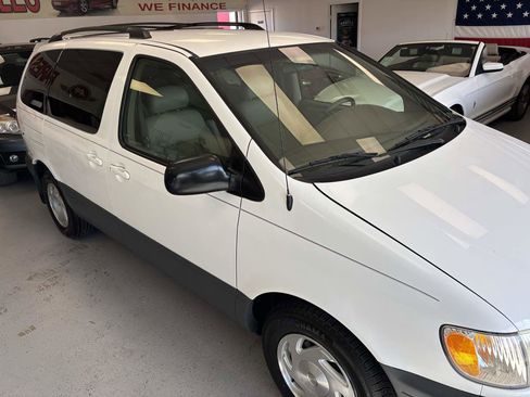 Used 2003 Toyota Sienna CE image 4