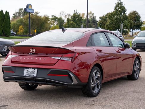 New 2025 Hyundai Elantra Sport image 7