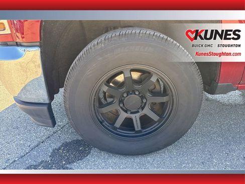 Used 2018 Chevrolet Silverado 1500 LT w/ All Star Edition image 15