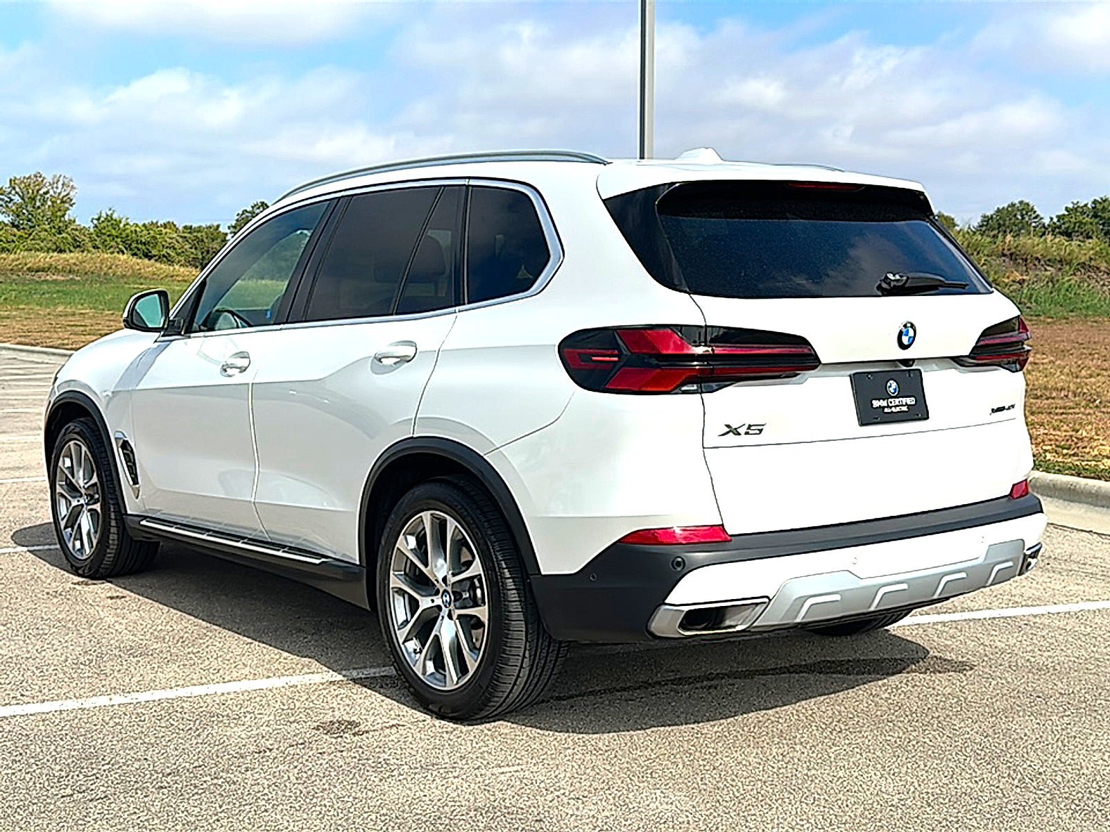 Used 2024 BMW X5 xDrive40i w/ Premium Package AWD/4WD image 6