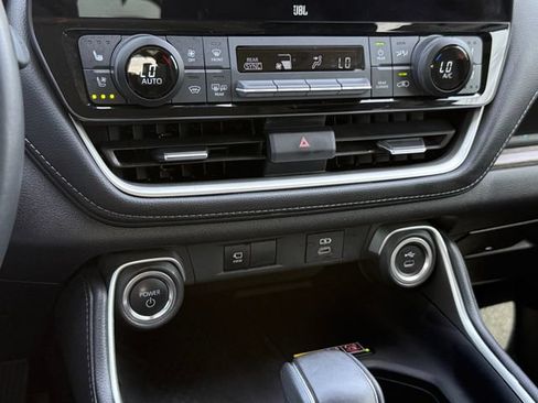 Used 2025 Toyota Grand Highlander AWD Hybrid image 16