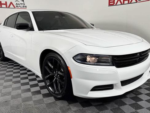 Used 2022 Dodge Charger SXT w/ Blacktop Package RWD image 8