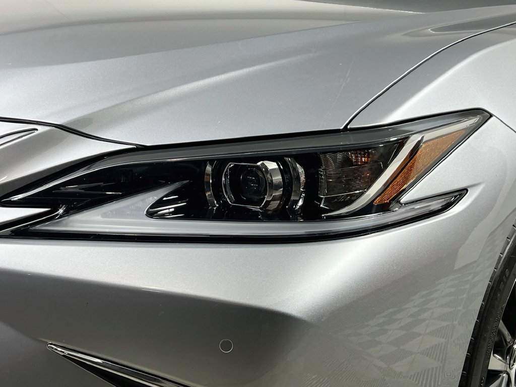 Used 2025 Lexus ES 350 w/ Premium Package FWD image 9