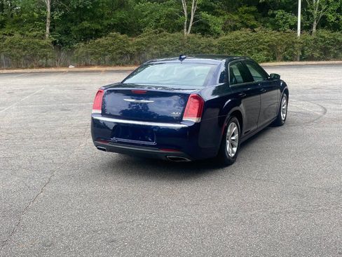 Used 2016 Chrysler 300 Limited RWD image 6