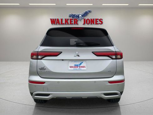 Used 2024 Mitsubishi Outlander SE AWD/4WD image 12