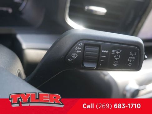 Used 2023 Ford Explorer XLT w/ Equipment Group 202A AWD/4WD image 30