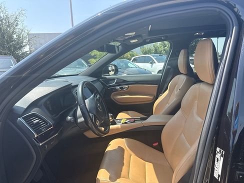 Used 2019 Volvo XC90 T6 Momentum w/ Advanced Package AWD/4WD image 18
