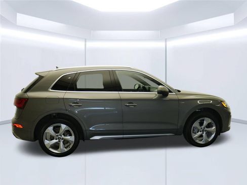 Certified 2023 Audi Q5 2.0T Prestige AWD/4WD image 9