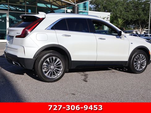 Used 2024 Cadillac XT4 Premium Luxury w/ Technology Package FWD image 9