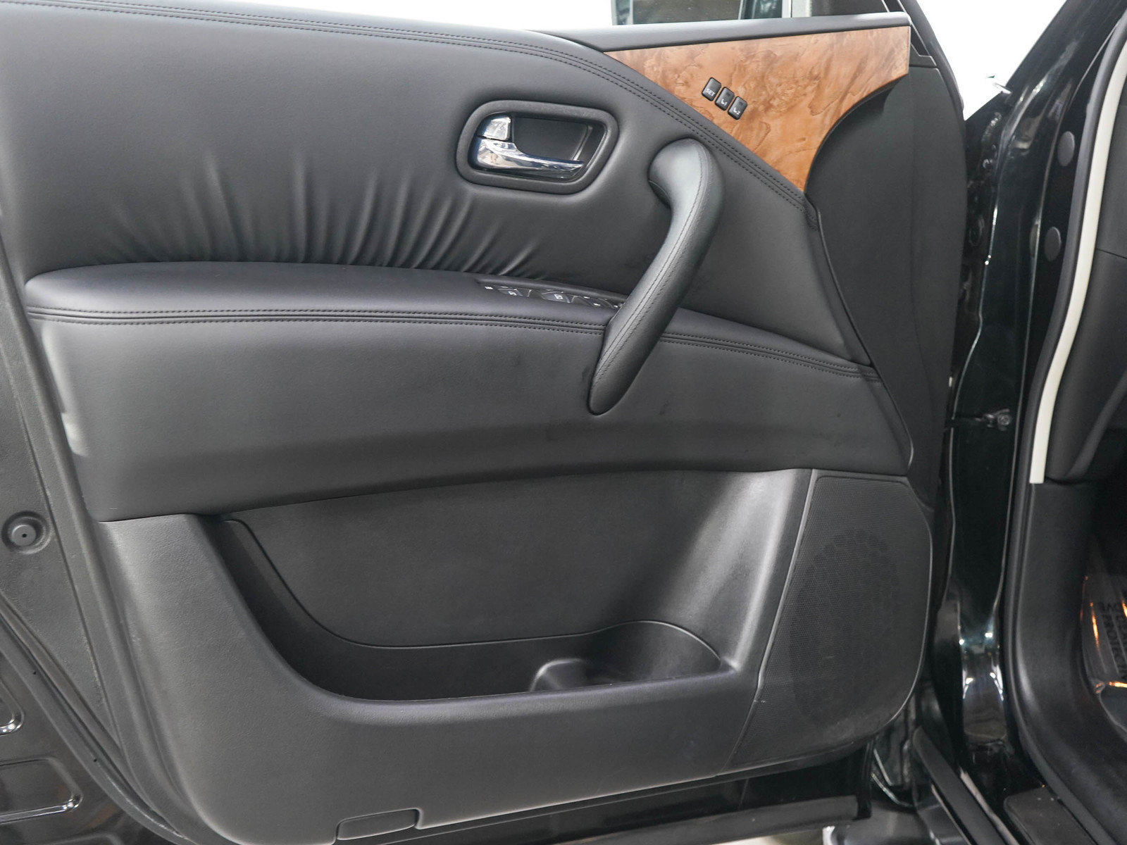 Used 2022 Nissan Armada SL AWD/4WD image 19