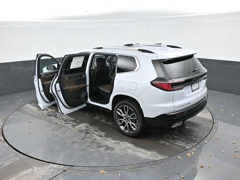 New 2026 GMC Acadia Denali Ultimate w/ LPO, Floor Liner Package image 40