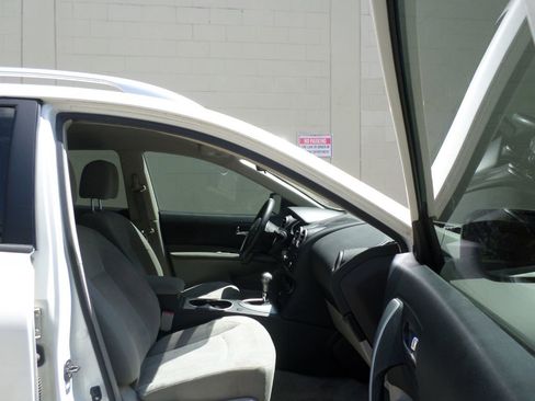 Used 2015 Nissan Rogue S w/ Convenience Package FWD image 7