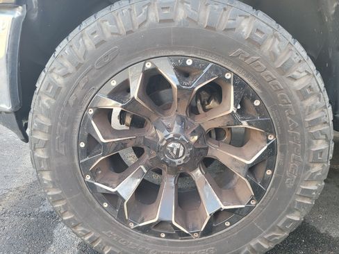 Used 2017 RAM 1500 Laramie AWD/4WD image 8