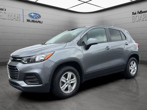 Used 2020 Chevrolet Trax LS w/ Tint and Cruise Package AWD/4WD image 10