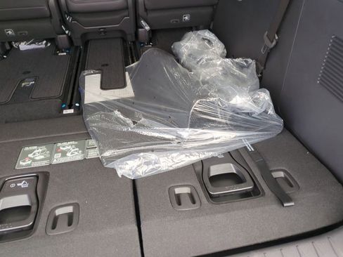 New 2026 Kia Carnival LXS FWD image 34