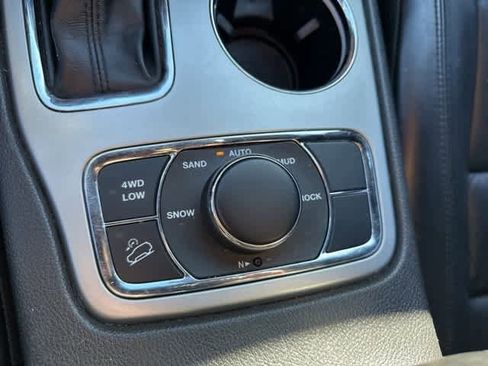 Used 2019 Jeep Grand Cherokee Limited image 12