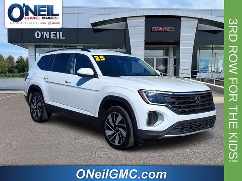 Used 2025 Volkswagen Atlas SE AWD/4WD image 1