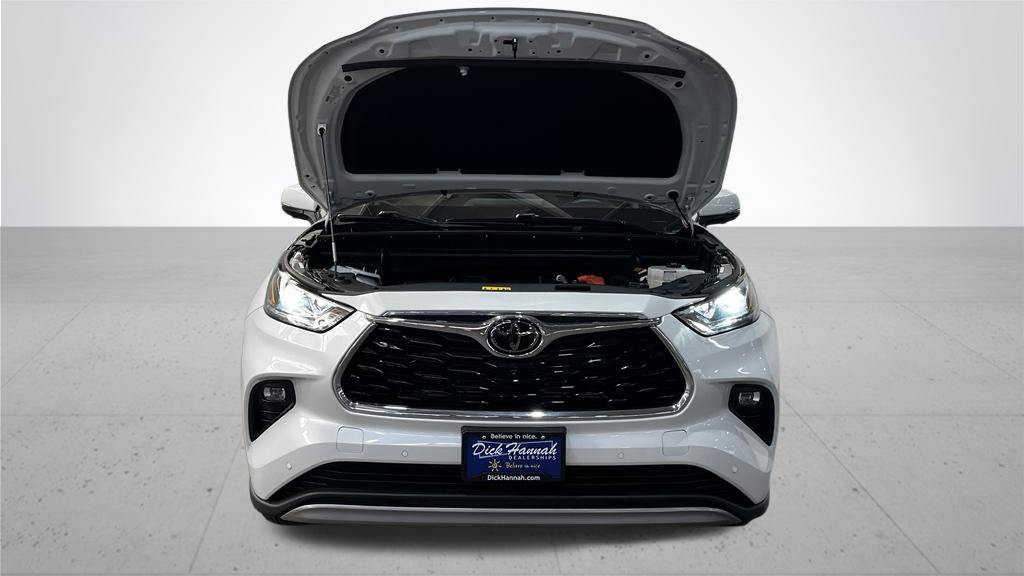 Used 2025 Toyota Highlander Limited AWD/4WD image 5