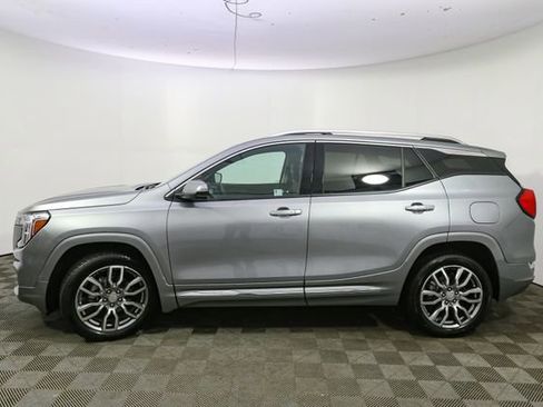 Used 2024 GMC Terrain Denali w/ Denali Premium Package AWD/4WD image 6