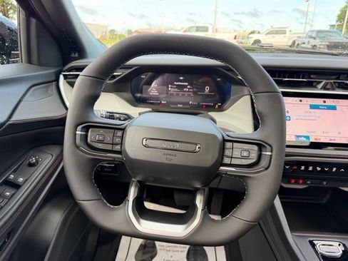 New 2026 Jeep Cherokee Limited AWD/4WD image 12