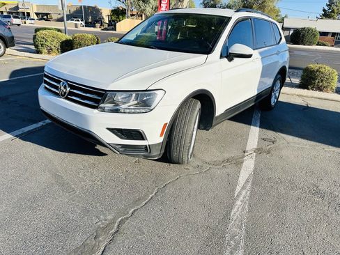 Used 2019 Volkswagen Tiguan S image 3