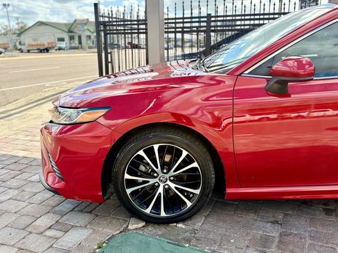 Used 2019 Toyota Camry SE image 30