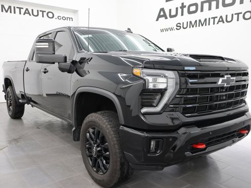 Used 2025 Chevrolet Silverado 2500 LT w/ Trail Boss Package AWD/4WD image 2