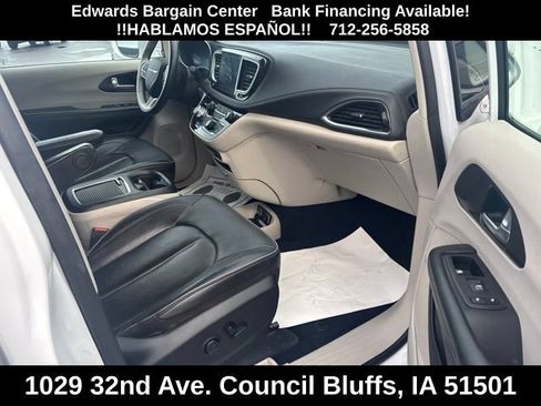 Used 2020 Chrysler Pacifica Limited FWD image 9