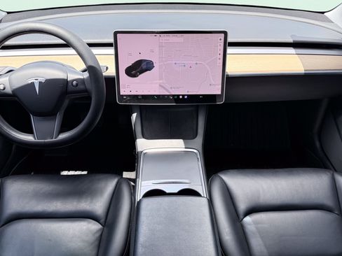 Used 2022 Tesla Model 3 RWD image 2