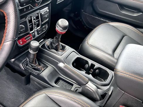 Used 2022 Jeep Gladiator Mojave w/ Auxiliary Switch Group image 17