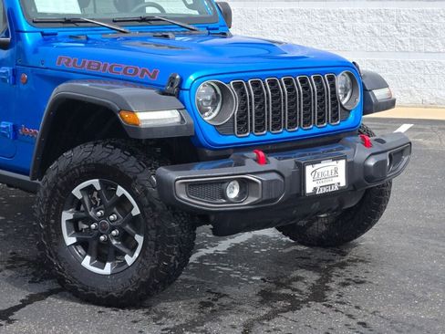 Used 2025 Jeep Wrangler Unlimited Rubicon AWD/4WD image 2