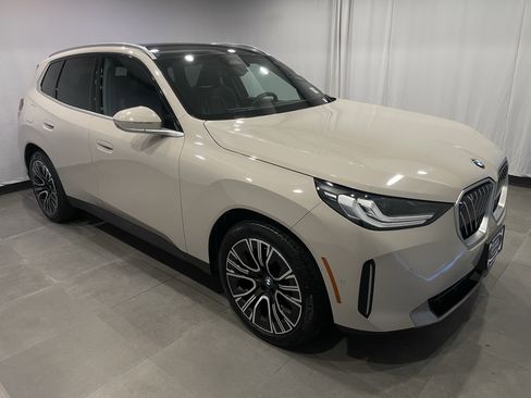 Used 2025 BMW X3 xDrive30i w/ Convenience Package image 3