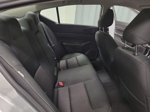 Used 2024 Nissan Altima 2.5 SV FWD image 28