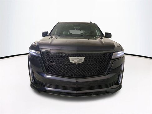 Used 2023 Cadillac Escalade Sport Platinum image 3