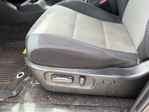 Used 2022 Toyota Tacoma TRD Sport w/ TRD Premium Sport Package RWD image 5