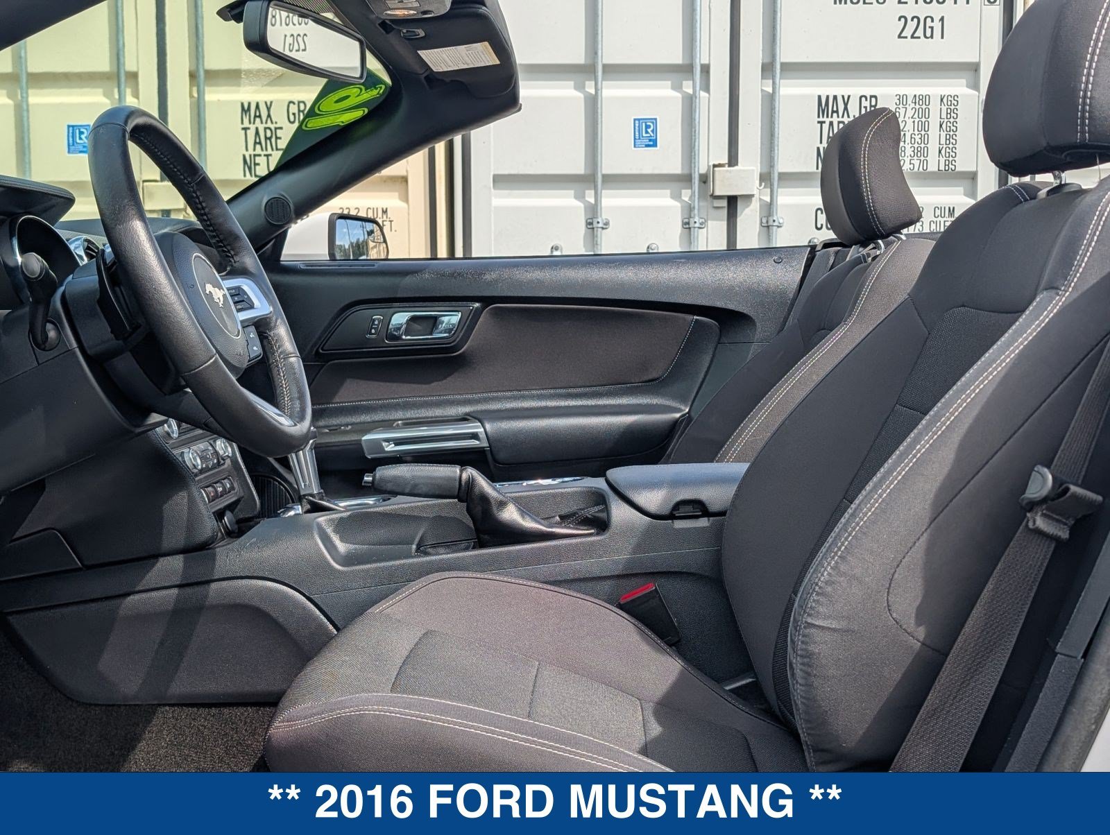 Used 2016 Ford Mustang Convertible RWD image 17
