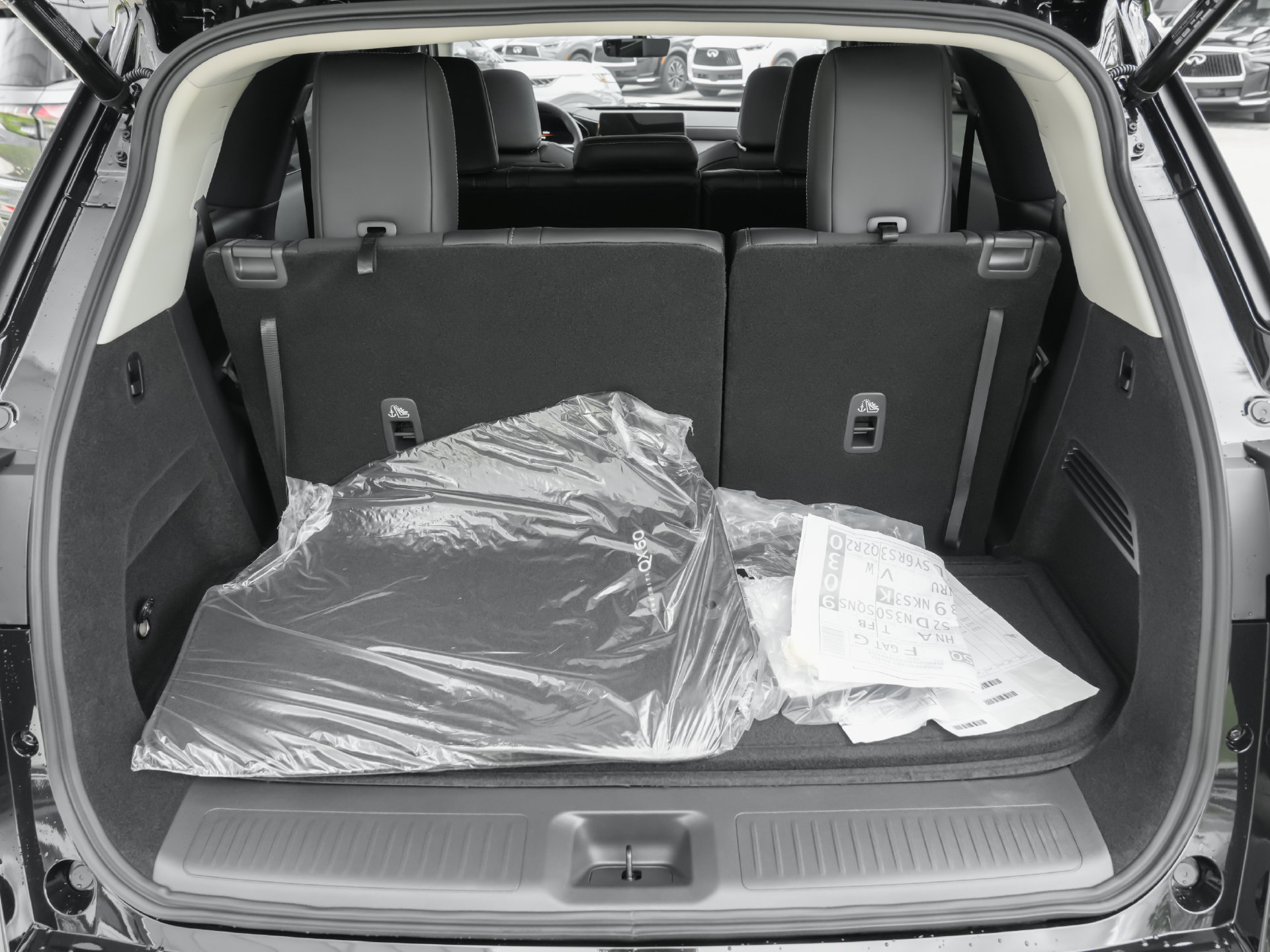 New 2027 INFINITI QX60 Luxe w/ Cargo Package FWD image 33