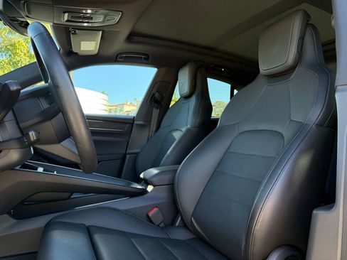 Used 2025 Porsche Macan 4S Electric image 5