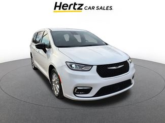 Used 2025 Chrysler Pacifica Select video 1