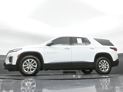 Used 2022 Chevrolet Traverse LS FWD image 36