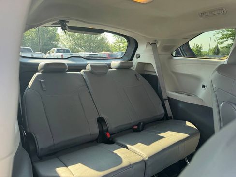 Used 2024 Toyota Sienna XLE w/ XLE Plus Package AWD/4WD image 37